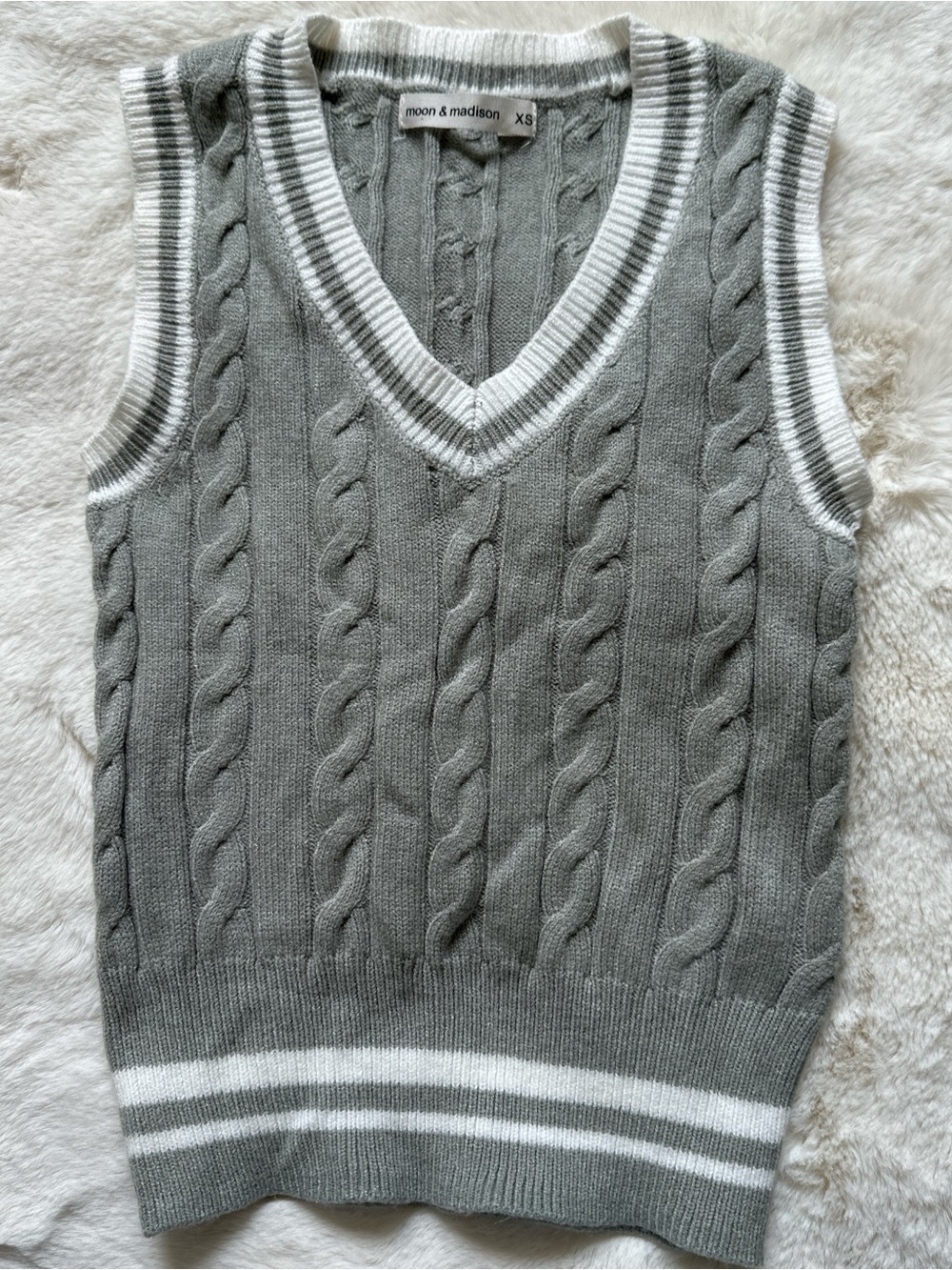Moon & Madison Sage Cable Knit V-Neck Sweater Vest